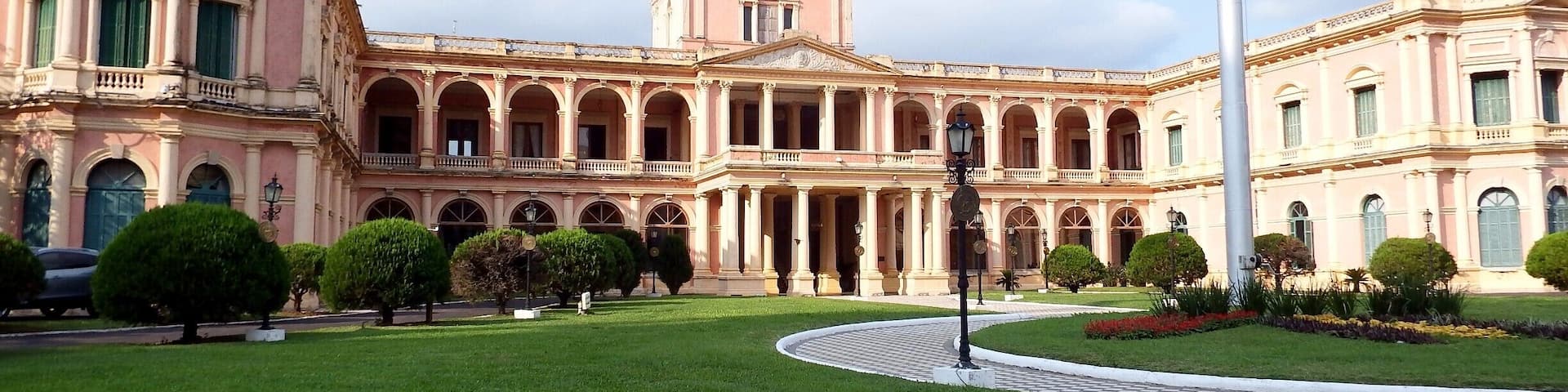 Palacio de López (Spanish for Palace of the López) is a palace in Asunción, Paraguay, that serves as workplace for the President of Paraguay, and is also the seat of the government of Paraguay.#InStone