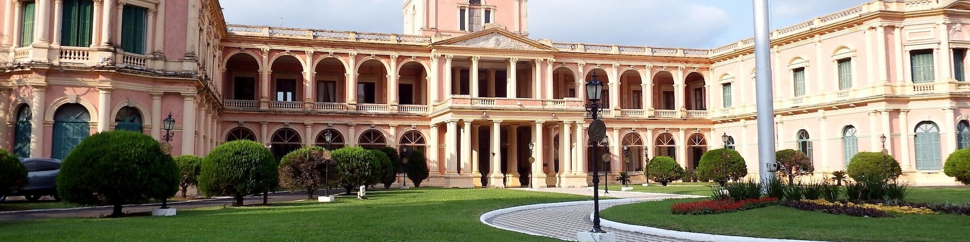 Palacio de López (Spanish for Palace of the López) is a palace in Asunción, Paraguay, that serves as workplace for the President of Paraguay, and is also the seat of the government of Paraguay.#InStone