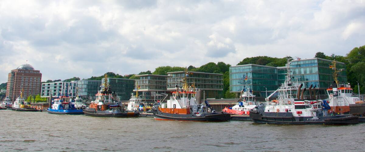 Hamburg Harbour which includes a bay or harbor