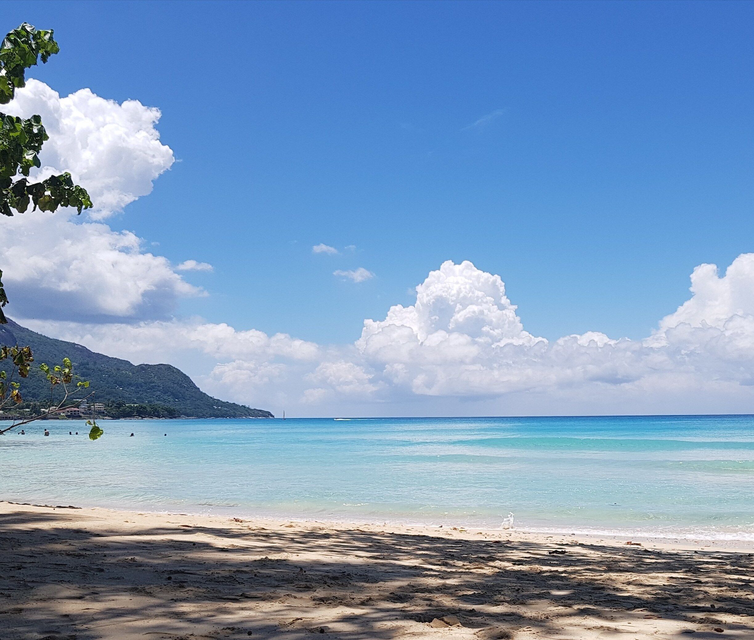 Seeing as the theme of the month is colours, i settled on many shades of BLUE.. Seychelles never disappoints!!
#LifeAtExpedia