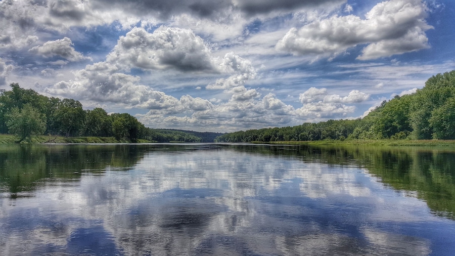 St. Croix River Kayaking. It's a great way to spend a summer day with family! #endlesssummer