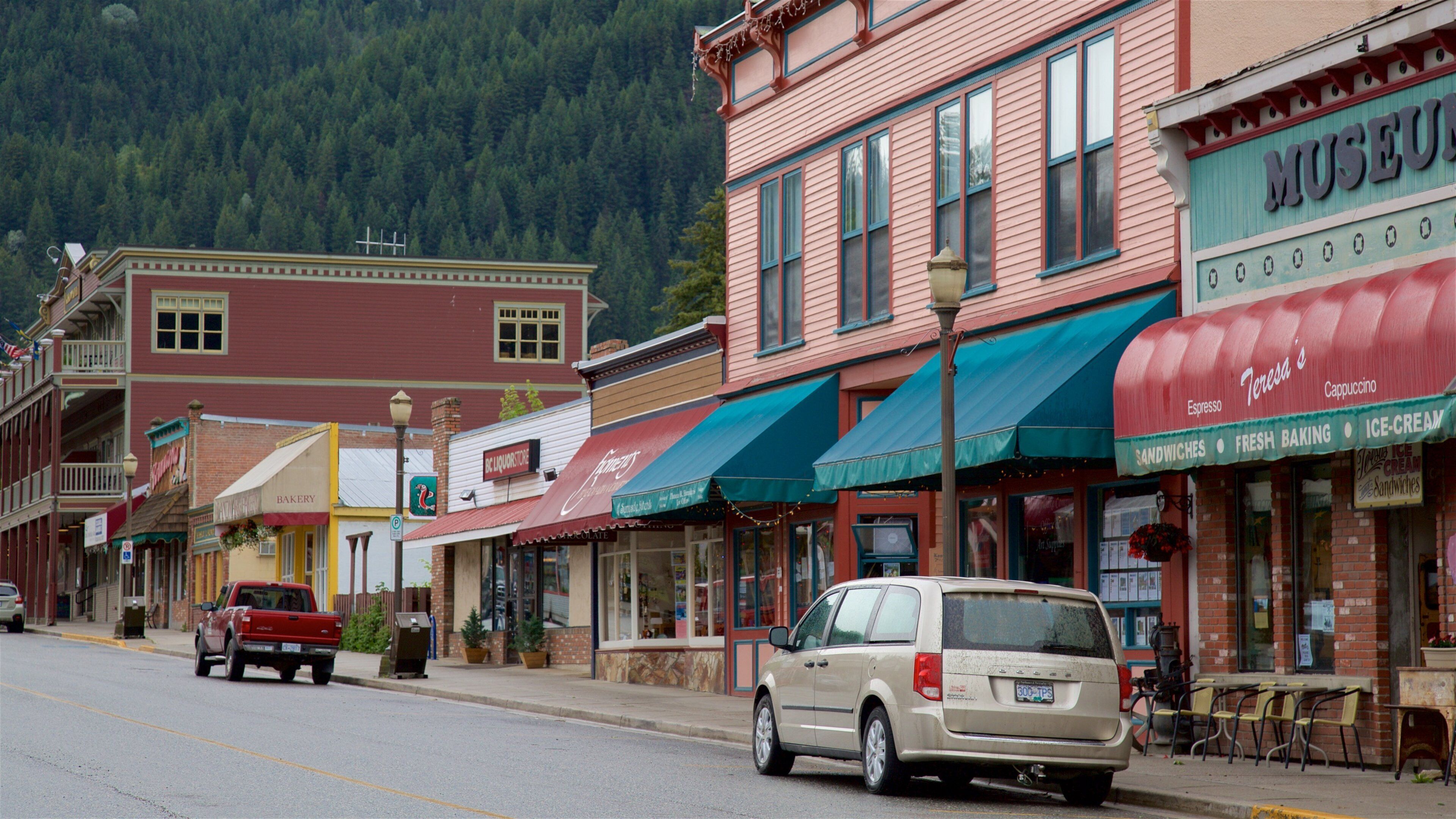 Kaslo fasiliteter samt skilt og kulturarv