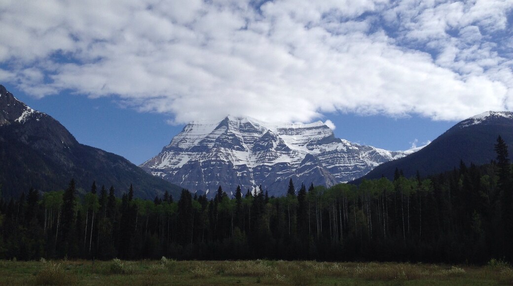 View of Mt Robson which has an elevation of 3,954 meters above sea level (12,972 feet)