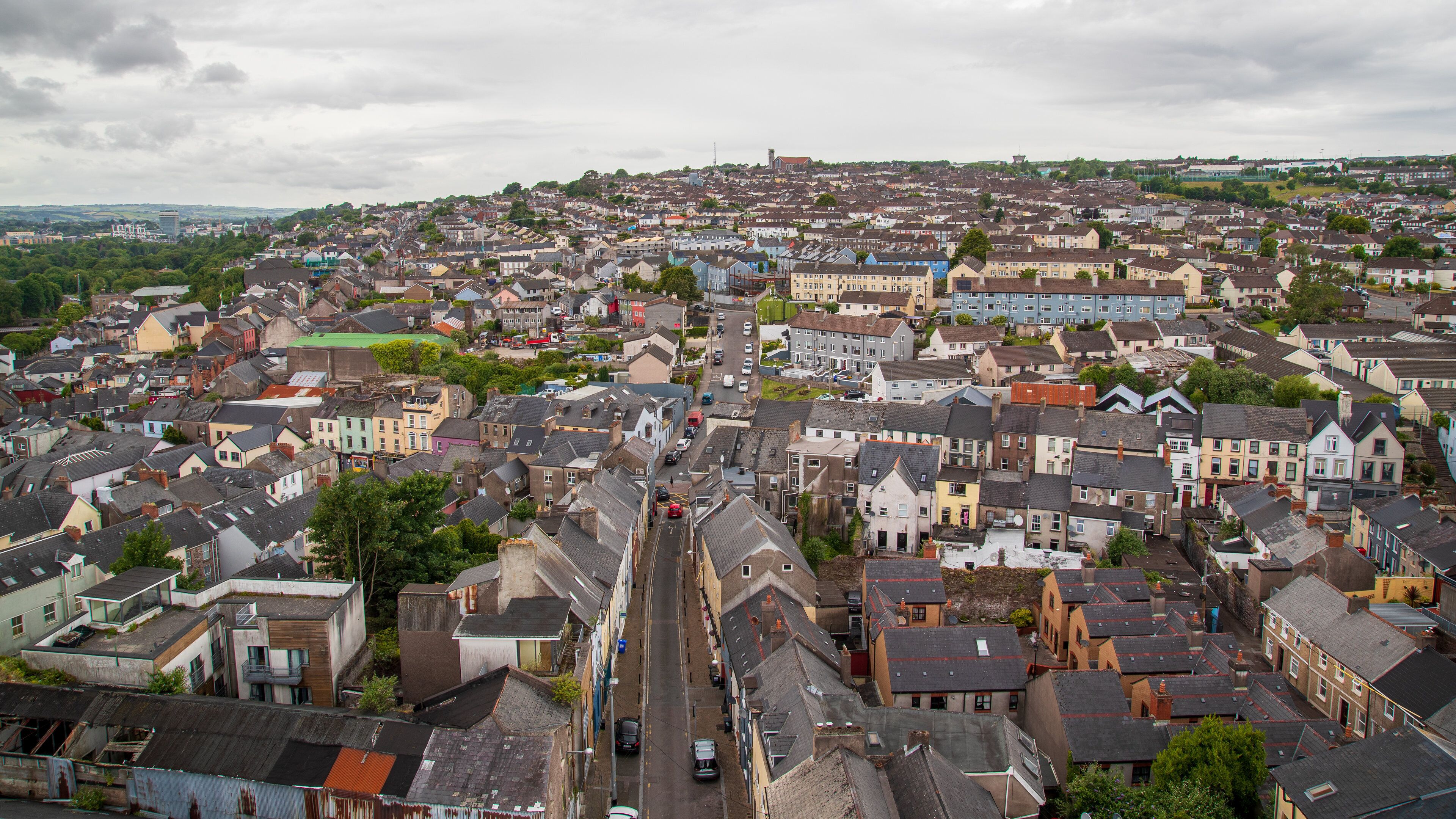 Shandon showing a city and landscape views