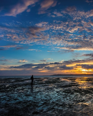Blue daybat the beach
#BVSblue #beach #notsolongexposureselfie