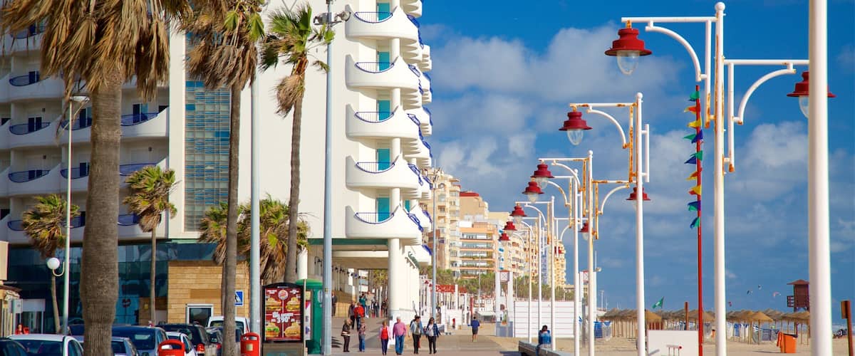 Victoria Beach showing street scenes
