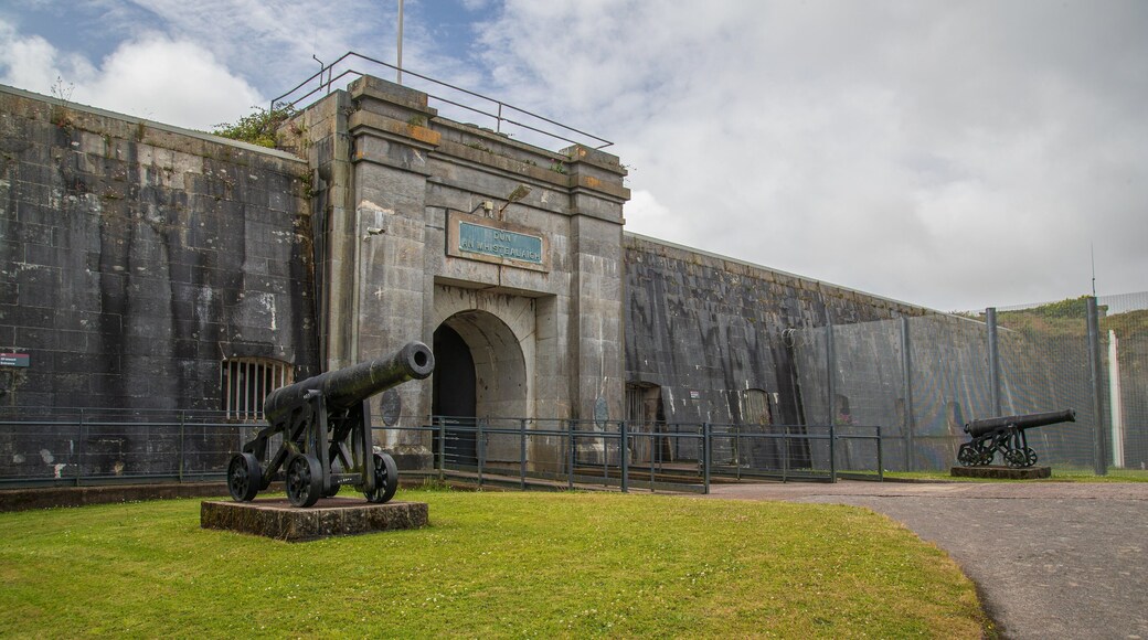 Spike Island featuring heritage architecture and heritage elements