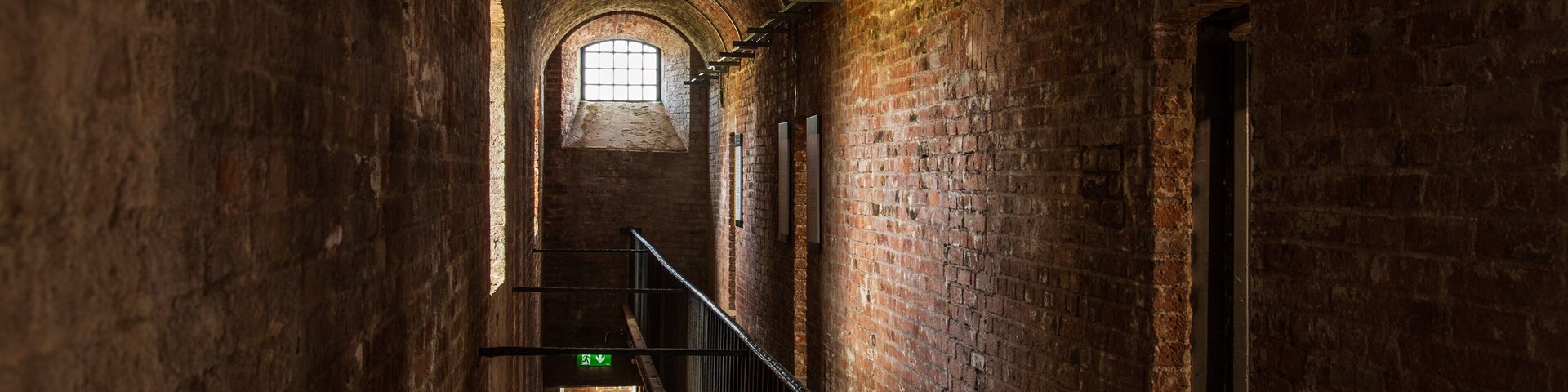 Spike Island featuring heritage elements and interior views