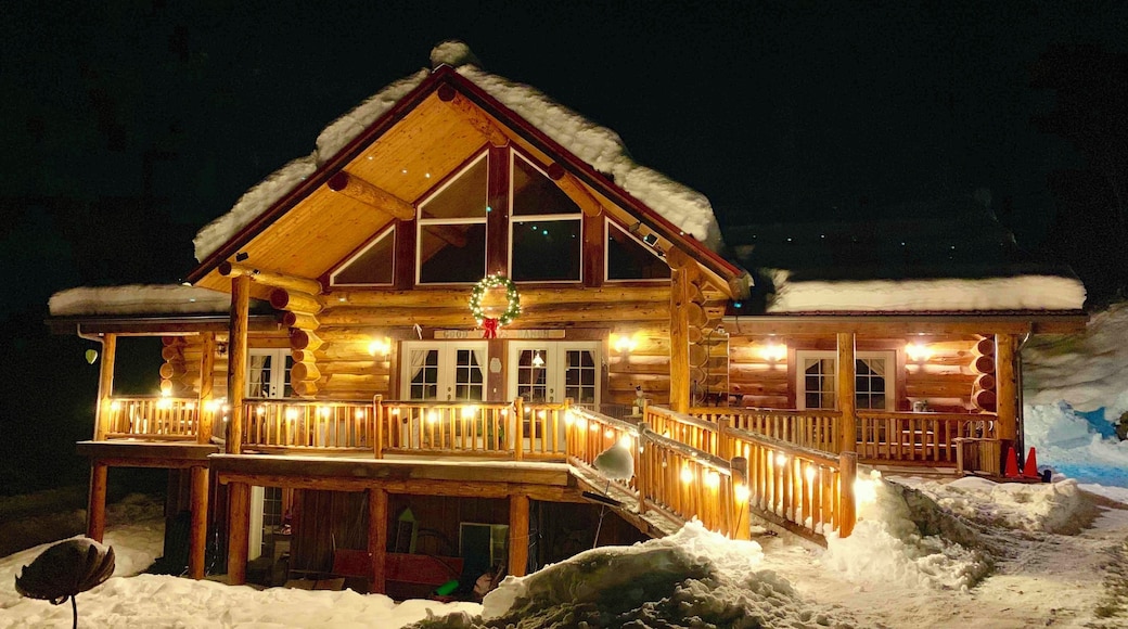 Cabin near the German town of Leavenworth, WA