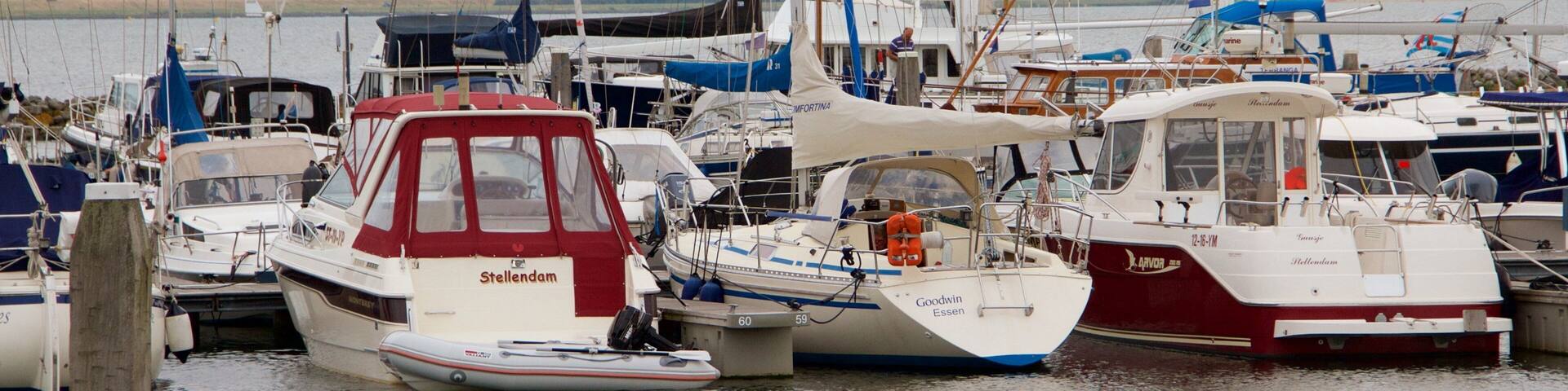 South Holland which includes boating and a bay or harbor