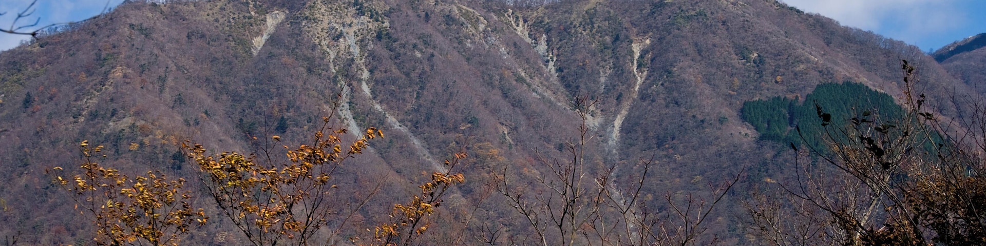 栗ノ木洞より望む小丸