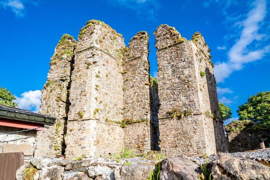 The castle ruins in Manorhamilton, erected in 1634 by Sir Frederick Hamilton - County Leitrim, Ireland