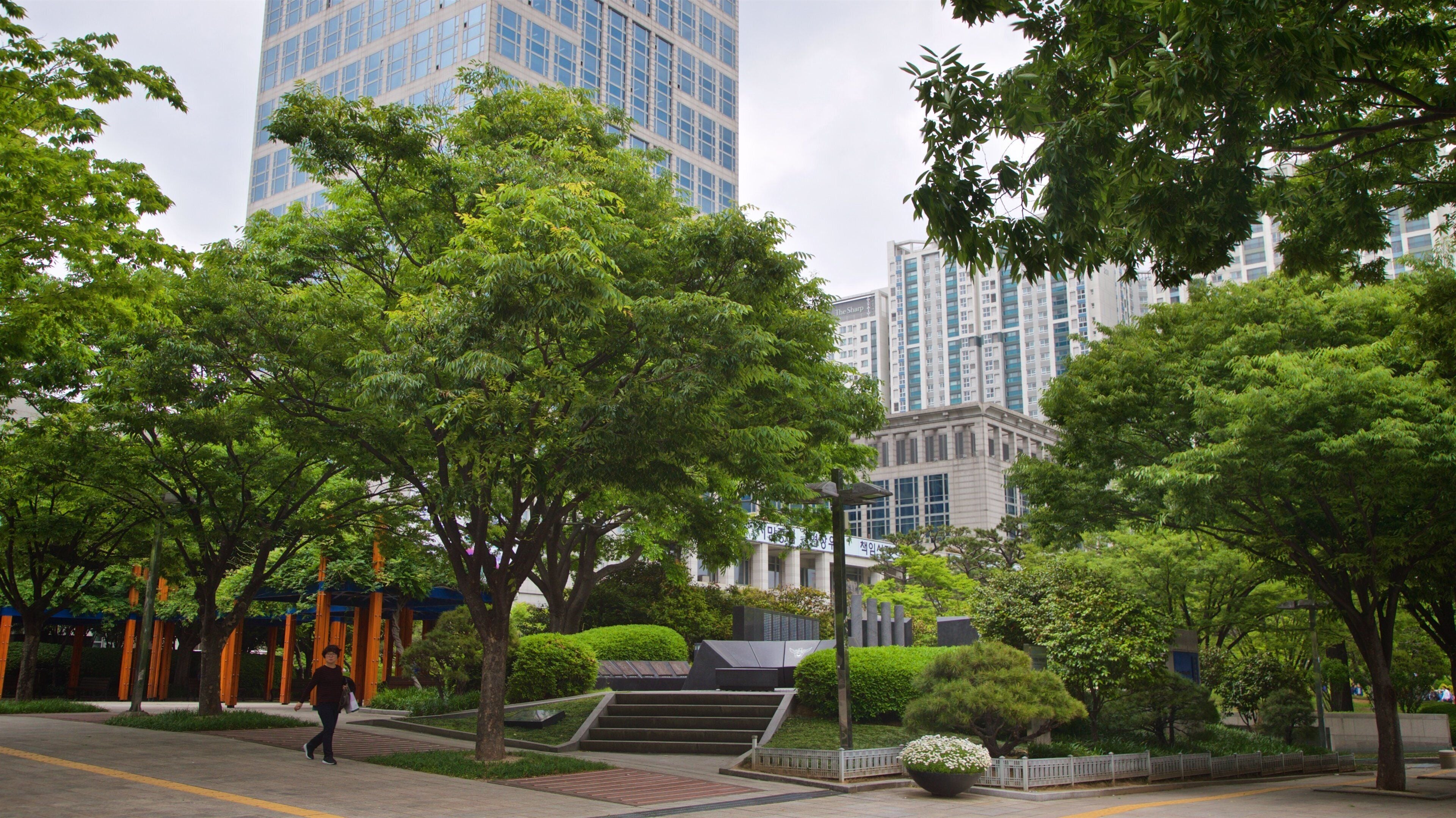 Yeonsan featuring a city and a high rise building