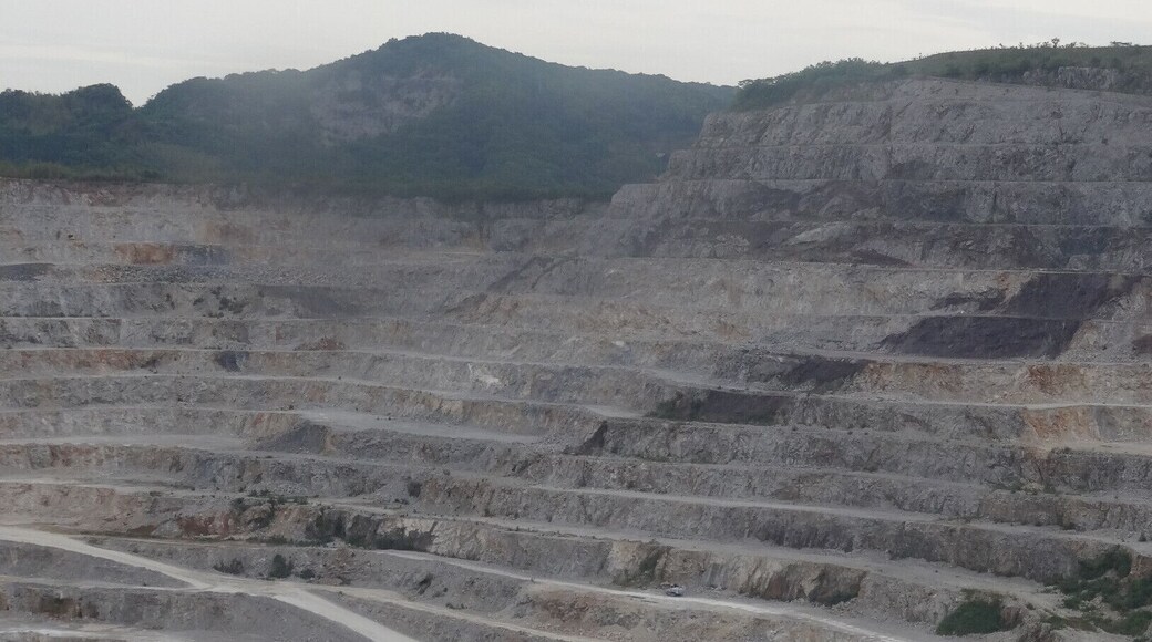 伊佐石灰石鉱山