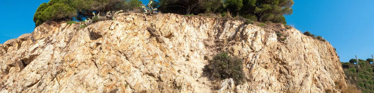 Paseo marítimo desde Calella a Sant Pol de Mar, Barcelona, Catalunya, España.