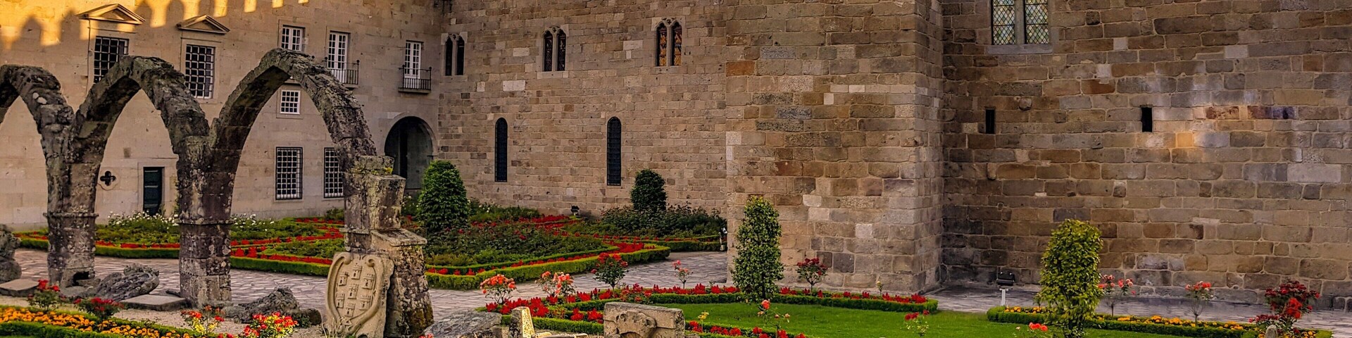 Beautiful, The Archiepiscopal Palace of #Braga
#braga_gram #visitbraga #minhoportugal #bragaportugal #visitportugal #igersportugal #portugalalive #portugalcomefeitos #portugal #sharing_portugal #topportugalphoto #discoverportugal #ig_portugal #portugal_em_fotos #super_portugal #portugalvisuals #portugalemclicks #findout_portugal #amar_portugal #portugallovers #RevealPortugal #weshareportugal #portugaladdict #portugal_gems #travel #city #streetphotography #architecture #palace