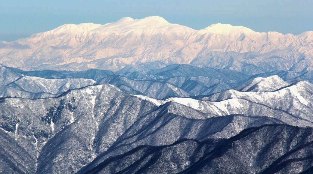 Mount Haku(center) and Mount Bessan(right) from Mount Ibuki.