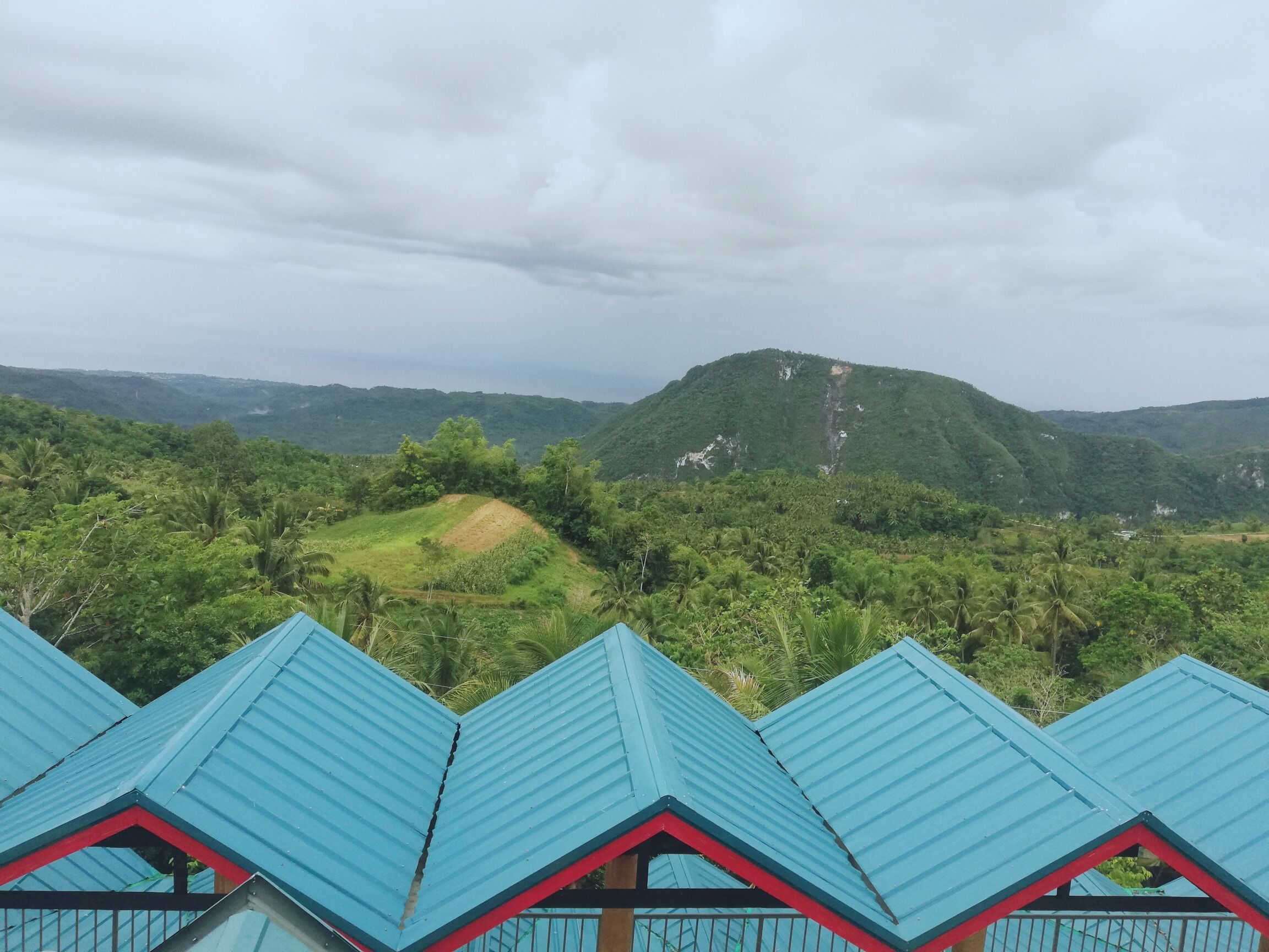 Just checking in this new resort in south Cebu, 360 Mountain View Resort has the most spectacular view ever. Which is built on the top of the mountain.  If you're into mountains then this one is for you. 
#nature
#mountains