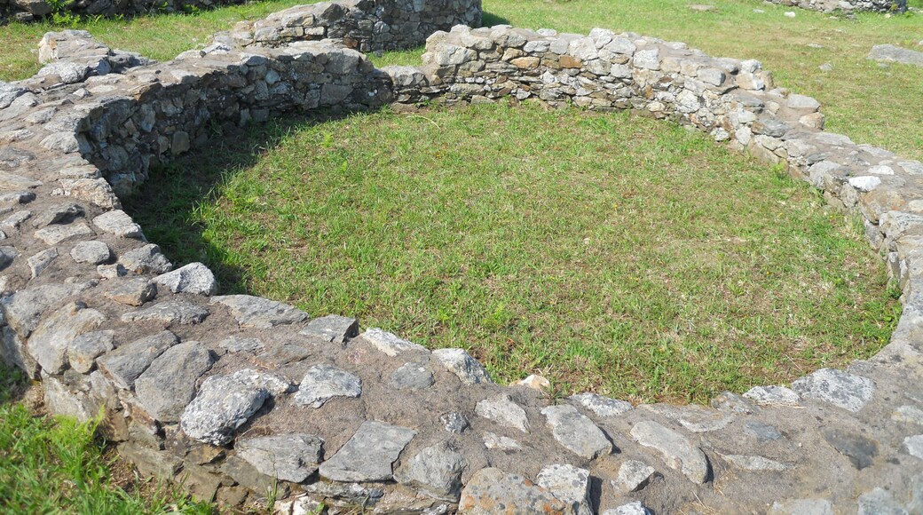 Castro pequeno. Esta foto participó en el juego En otro lugar de Flickr.