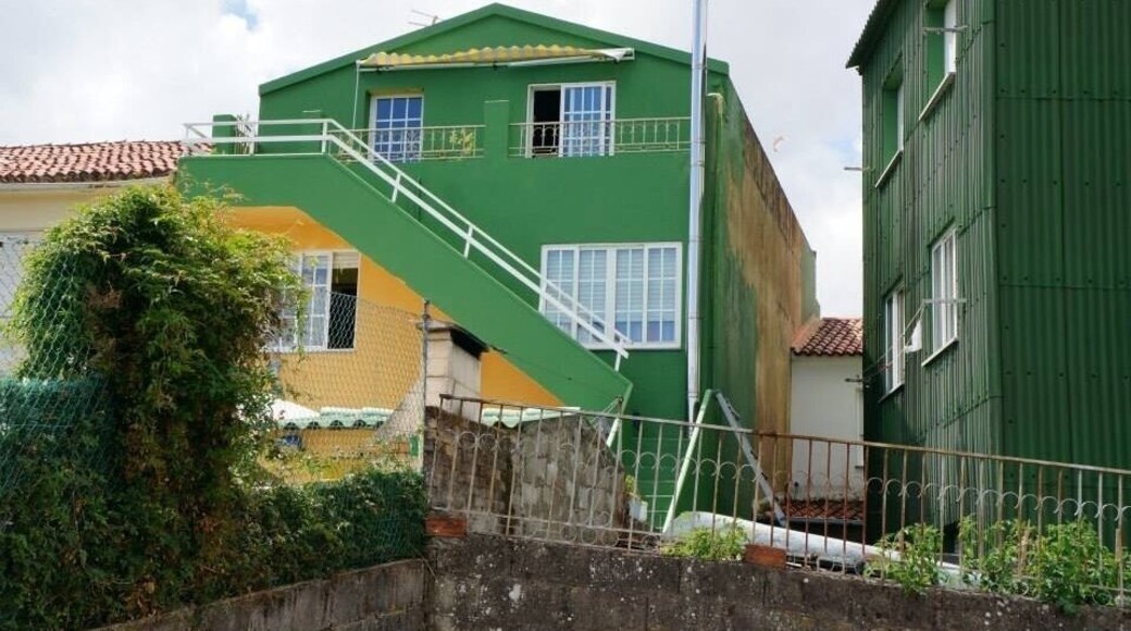 Small harbour with colourful houses and a touch of "real Galicia".