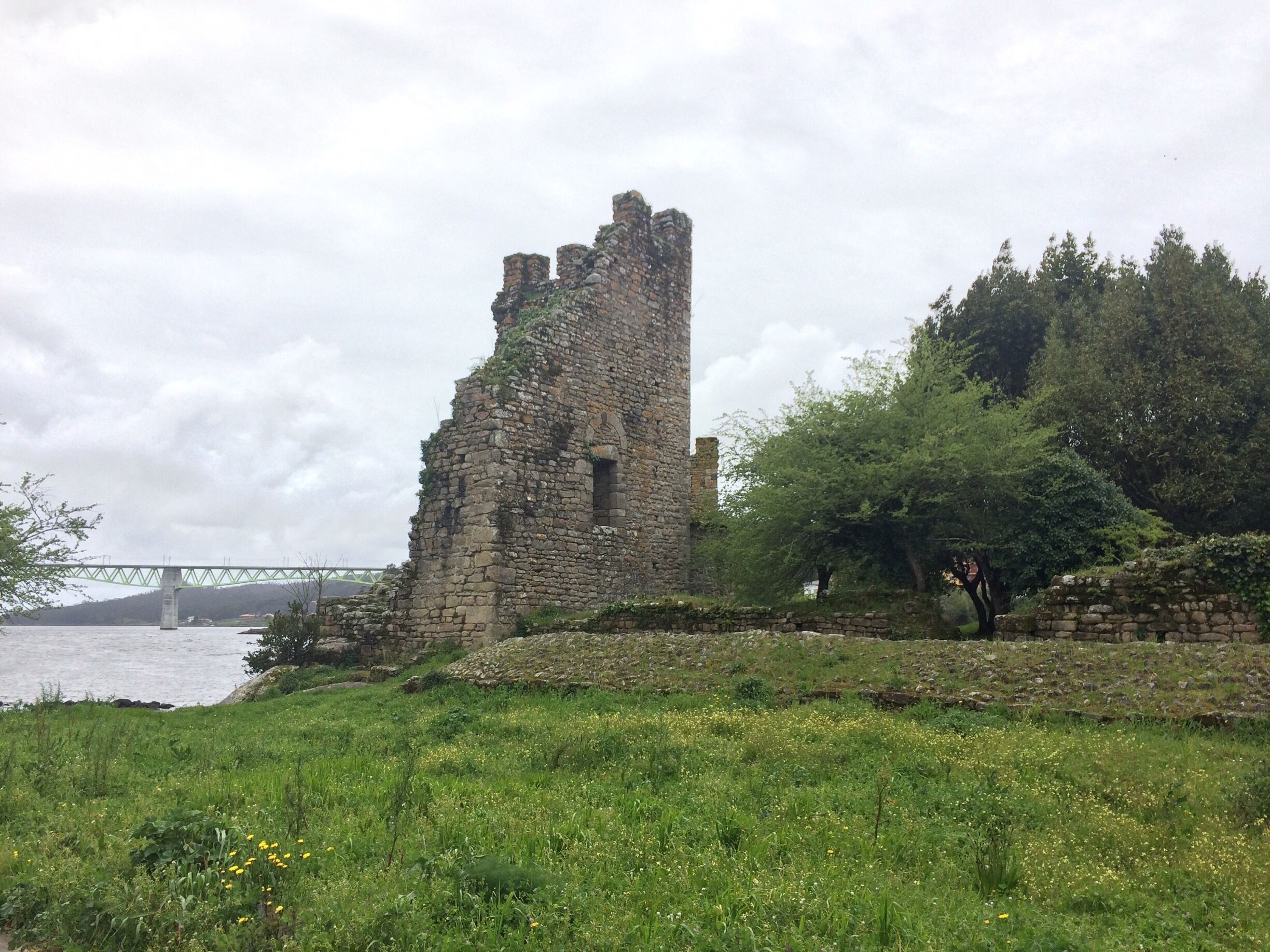 On the left hand side before the bridge on the EP-8001, visit the ruins of Castellum Honesti. Located in a strategic position at the head of the Ría de Arousa. A site of many invasions including Norman pirate attacks and Viking invasions. 