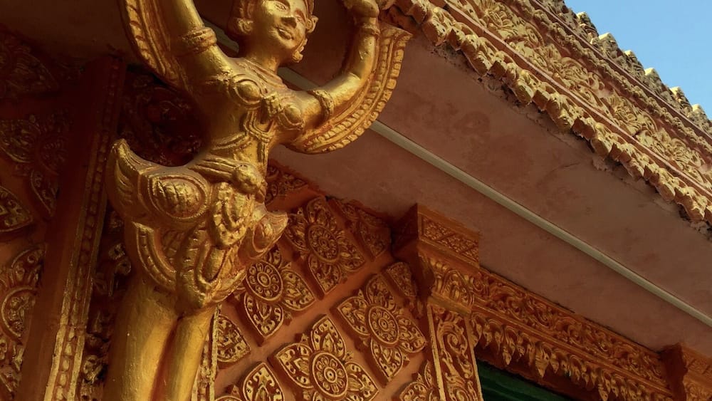 About 30 minutes from Can Tho city, is a small Khmer village called Ap Phu Ly. The village, populated with the most friendly people, has a strikingly beautiful Khmer temple - Chau Phu Ly 2. Completely different from other temples seen in Vietnam, it is so worth paying this place a visit!