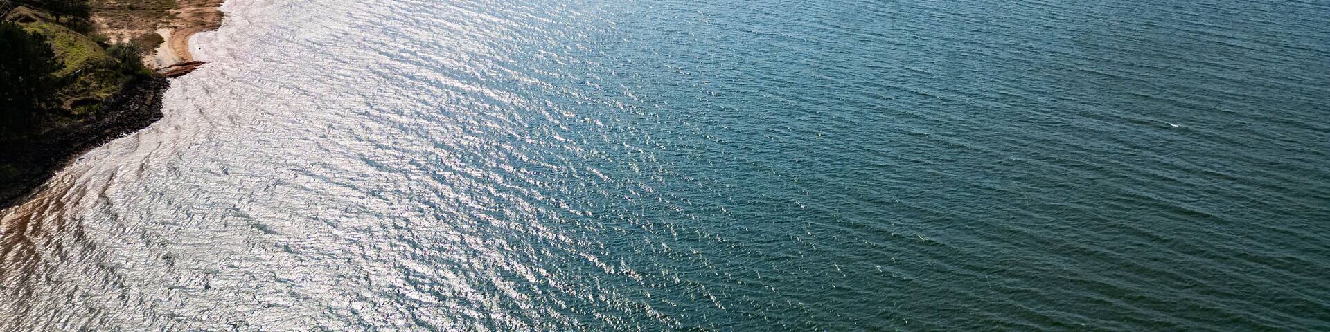 Represa Lago Lagoa Paranapanema Água Paisagem Praia Prainha Piraju Interior São Paulo Brasil Natureza Litoral Doce Verão Turismo Viagem Beira Água Cênico Tropical Horizonte Azul Reflexo Costeira