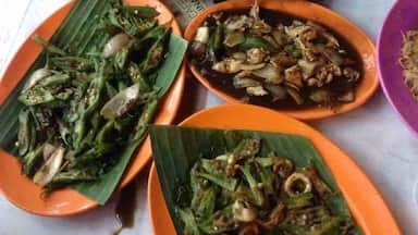 #LikeALocal
Assam Fish and Squid with Angle Beans are favorites among the local in Malaysia. The sour and spicy taste is sure to take you on a ride!