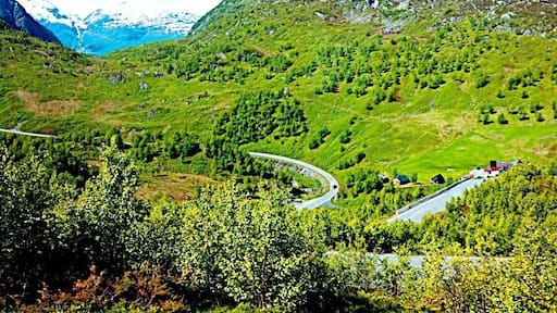 Beautiful scenery somewhere between Røldal and Haukeli in western Norway.
#localgem