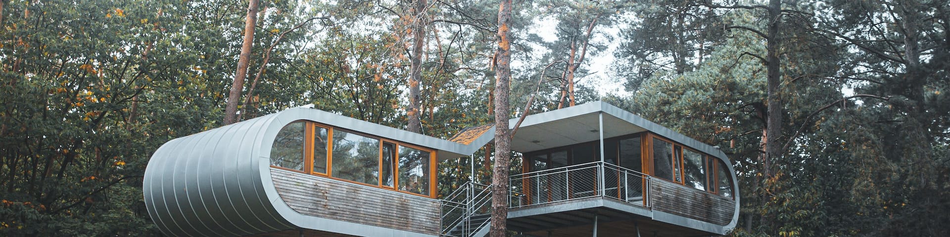 Fantastic architecture in the woods. Imaging waking up here.
#cabin #architecture #treehouse #woods #forest #localsecrets
Make sure you follow me on:
https://www.facebook.com/ShotByCanipel/
https://www.instagram.com/canipel/