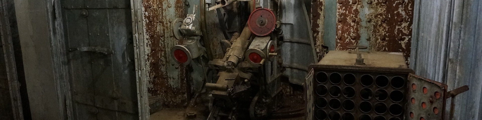 Guns inside the fort.