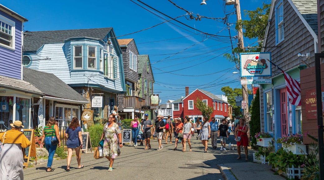 Rockport showing street scenes and a small town or village