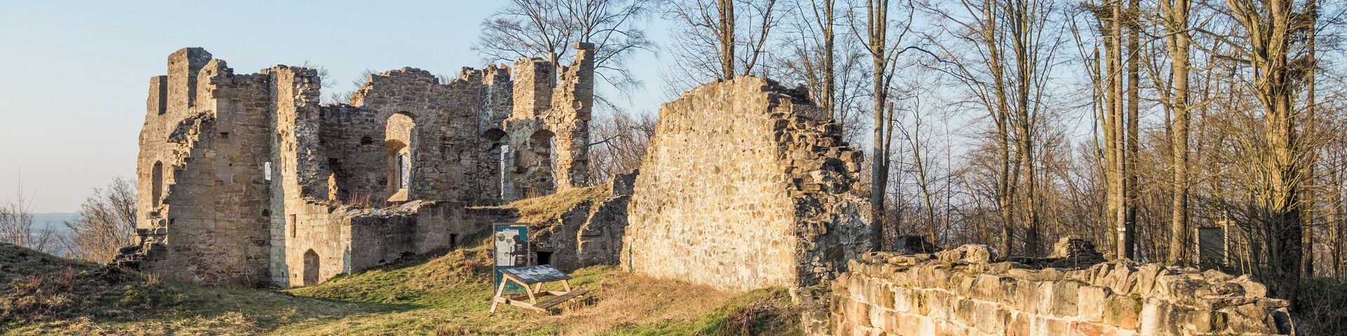Castle Rauheneck (Rauheneck) in Ebern (district Haßberge, Unterfranken). East side.