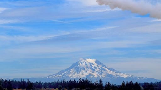 What a great place to see a free air-show is at JBLM. #lifeatexpedia