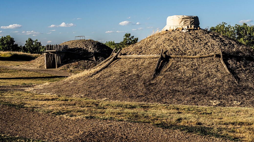 Abraham Lincoln State Park, Mandan North Dakota, barracks, Mandan On-A-Slant Indian Village, and reconstructed military buildings including the Custer House.