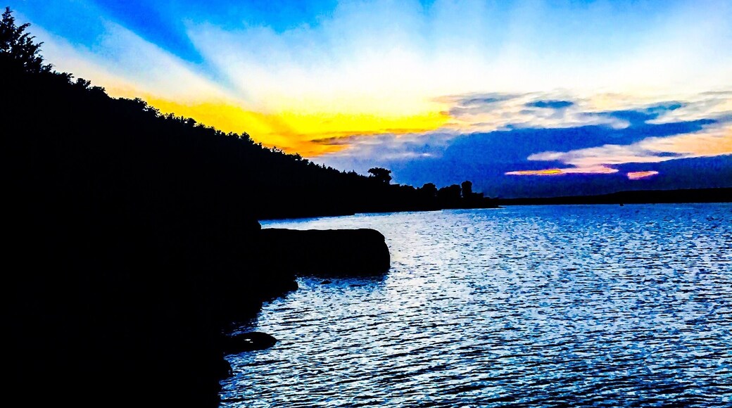 Sunrise at Wilson lake