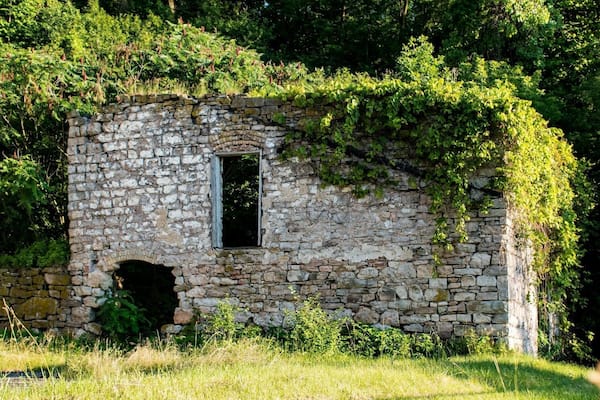 Old Limestone Kiln building.