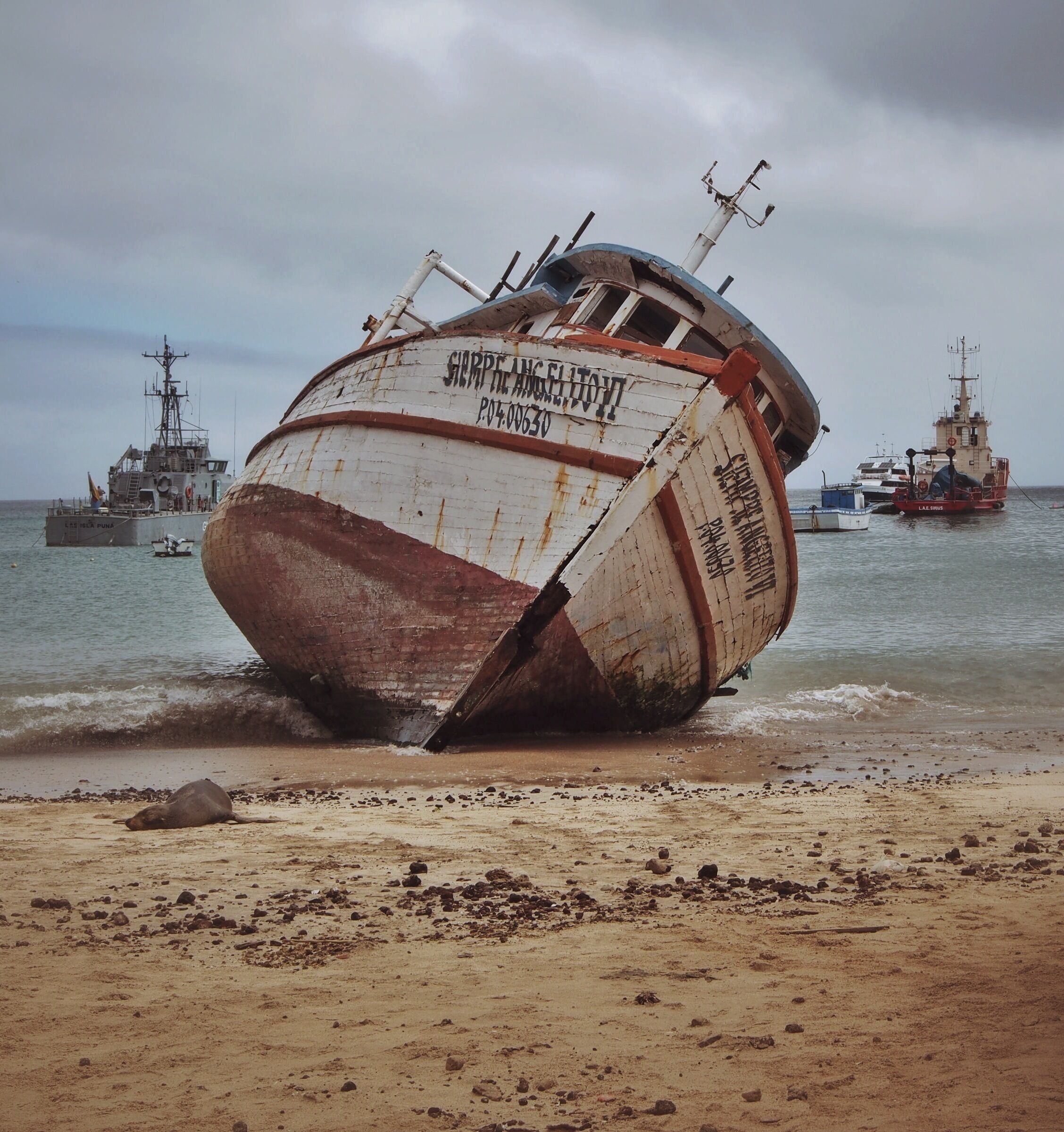 Stranded boat in San Cristobal island, Galapagos. Beautiful island, a lot of good picture opportunities there
#waterlust