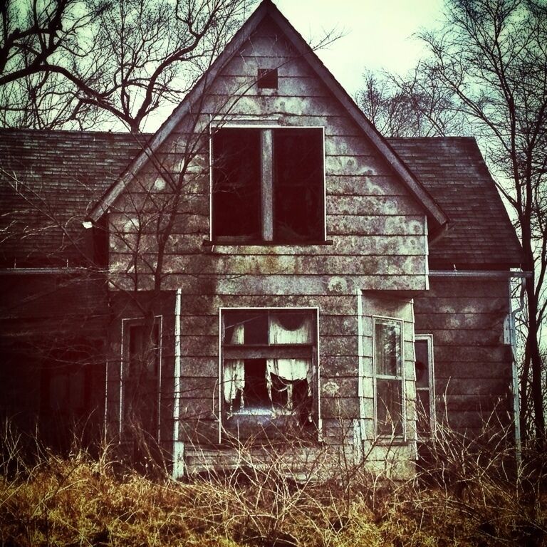 Okay. This place looks scary! And haunted.