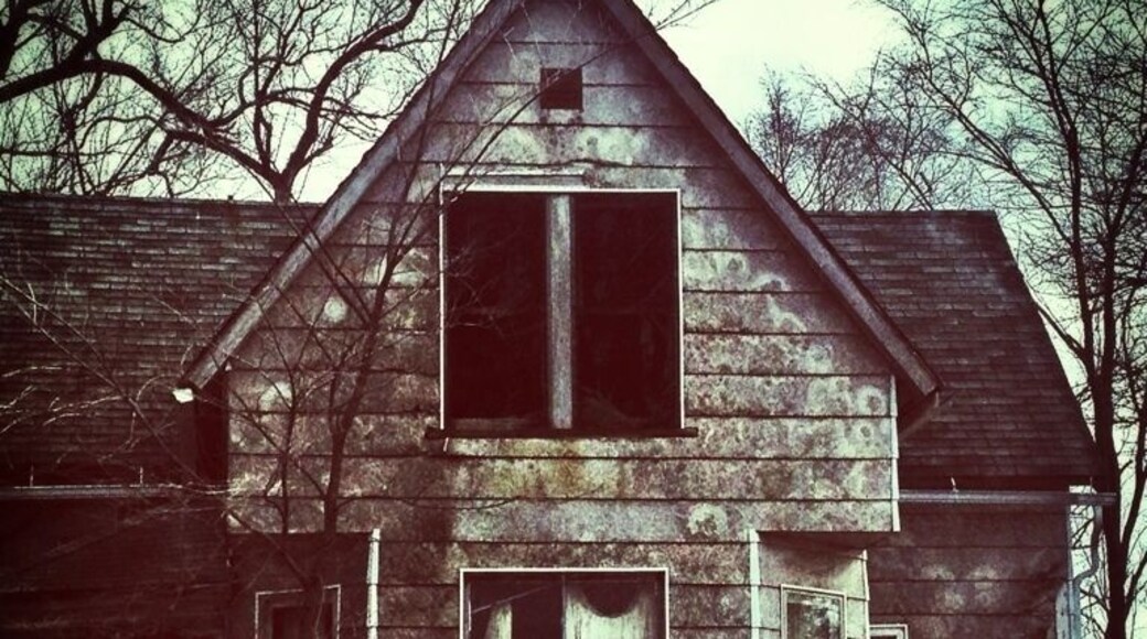 Okay. This place looks scary! And haunted.