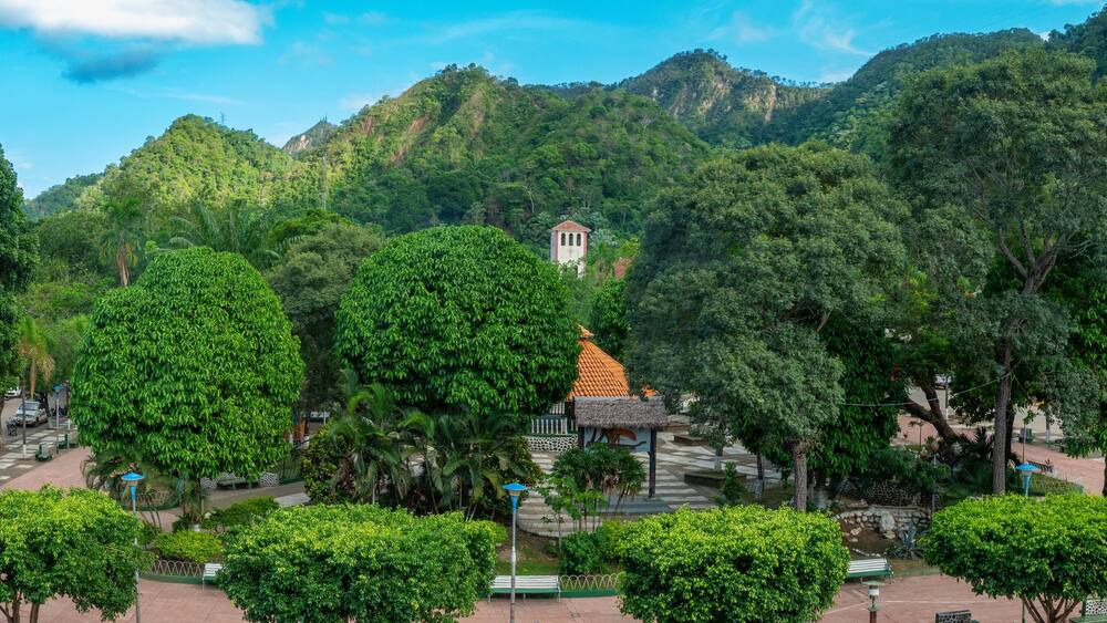 Central square of Rurrenabaque on the Beni river, the gateway to Madidi National Park rainforest and the Bolivian Pampas, Bolivia