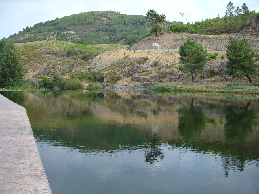 Reflejos en la presa