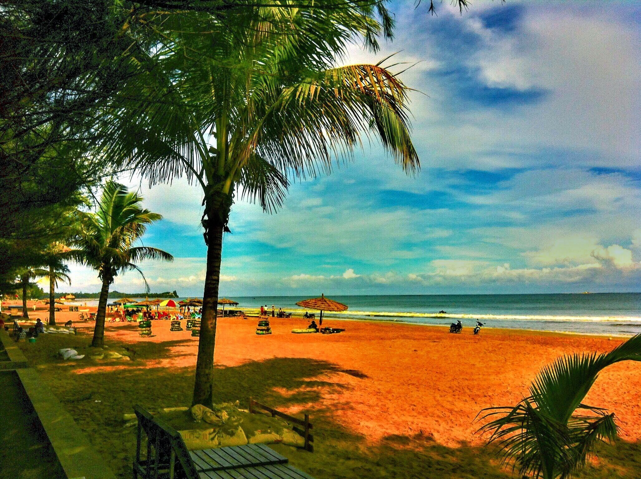 The views as the beautiful landscape with the shore , the nature have the beautiful with the views , views from my travel with vacation . 