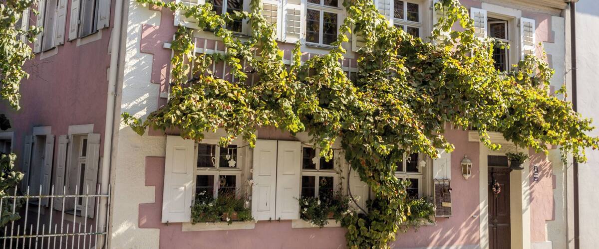 This is a photograph of an architectural monument. It is on the list of cultural monuments of Bayern, no. D-6-75-158-49