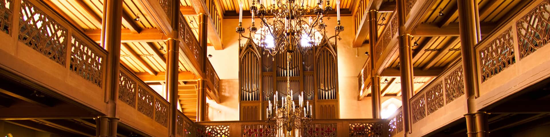 Stadtkirche von Selb Innenansicht mit Blick zur Orgel
