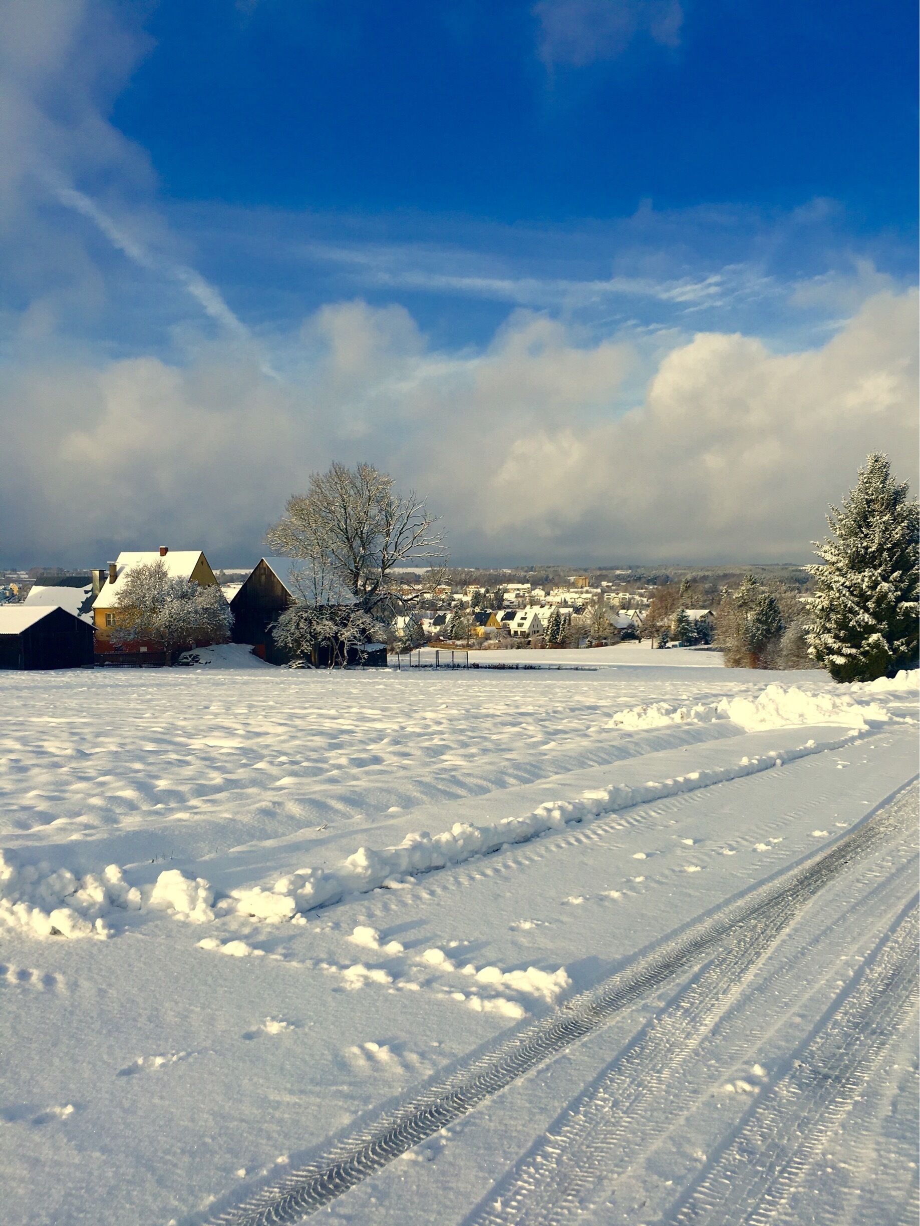 I wish you all a happy New Year 🍀🎉🍾
This is my snowy homeland, Selb in the Fichtel Mountains, Bavaria, Germany 
#Hometown