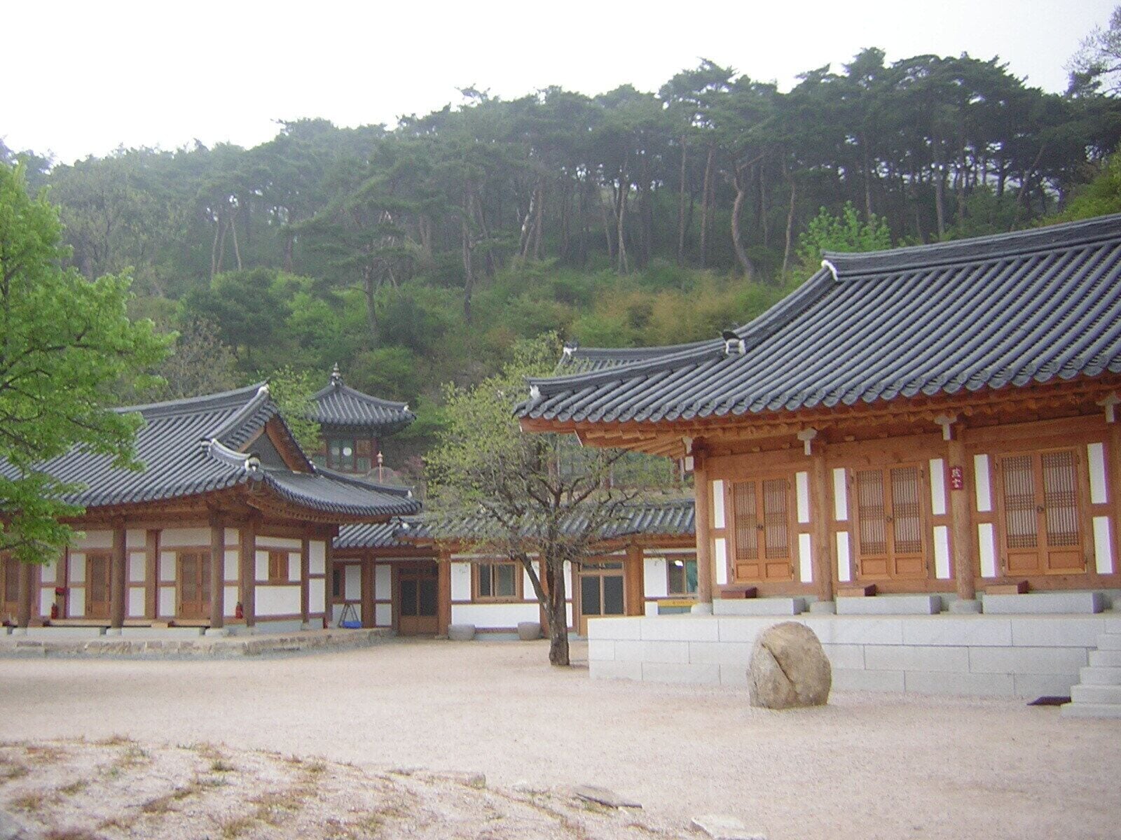 충남 예산군 덕숭산 수덕사 Korea