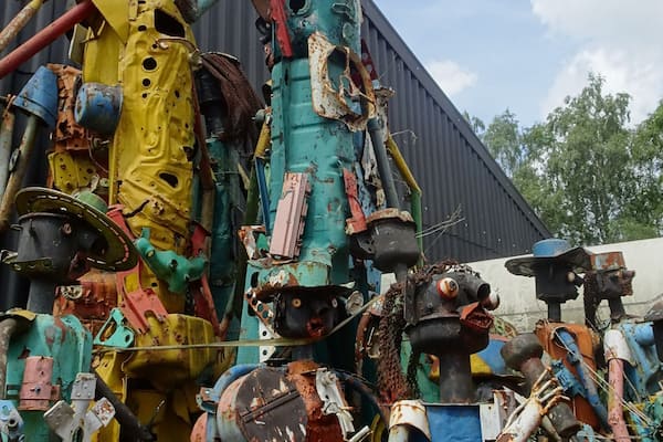 The ‘Verbeke Foundation’ is a private art site which opened its doors to the general public in June 2007. As ‘a refuge’ for arts, the foundation holds an impressive collection of modern and contemporary art, mainly installations, collages and assemblages. With 12 hectares of scenic area and 20,000 m² of covered space, the Foundation is one of the largest private initiatives for contemporary art throughout Europe. #Colorful #LocalSecrets