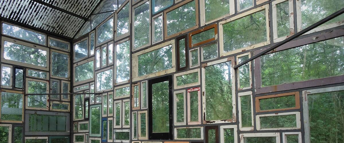 The ‘Verbeke Foundation’ is a private art site which opened its doors to the general public in June 2007. As ‘a refuge’ for arts, the foundation holds an impressive collection of modern and contemporary art, mainly installations, collages and assemblages. With 12 hectares of scenic area and 20,000 m² of covered space, the Foundation is one of the largest private initiatives for contemporary art throughout Europe. #Culture #LocalSecrets #Trovember