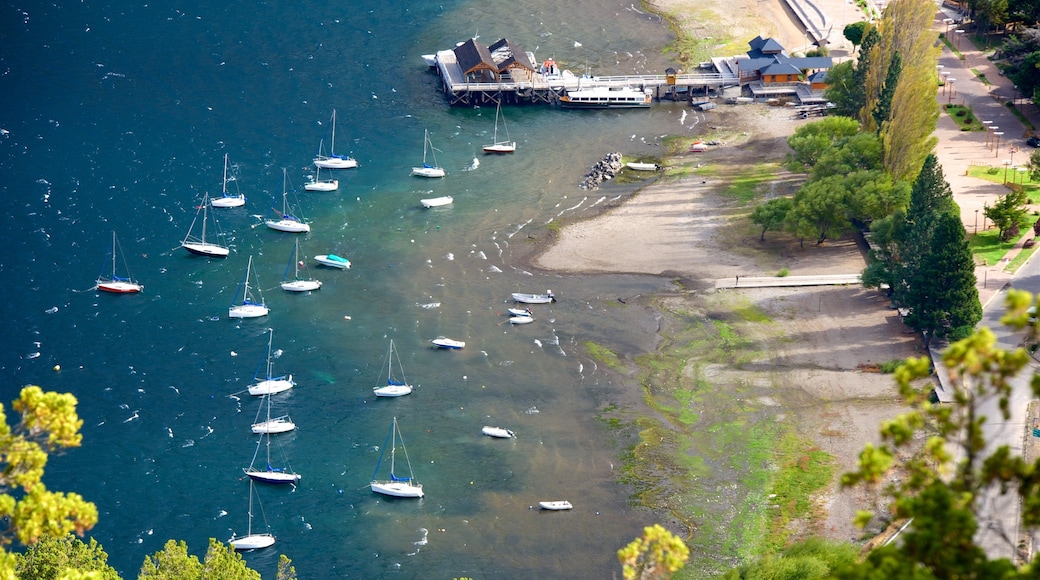 Lago Lacar 其中包括 海灣或海港